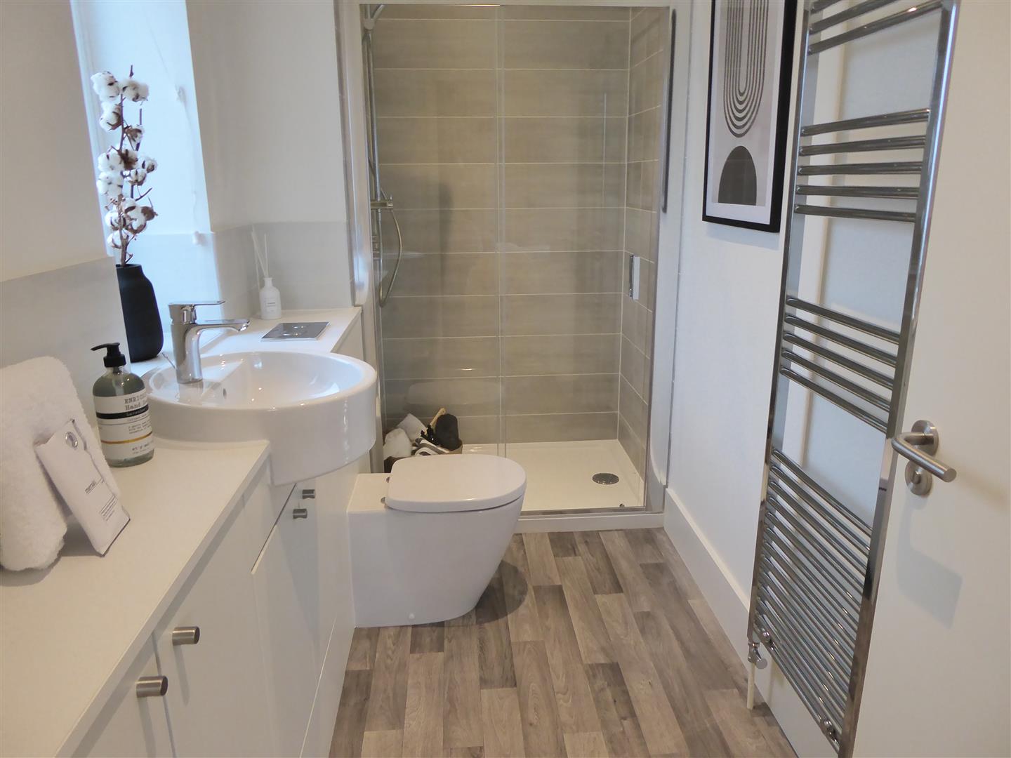 ENSUITE